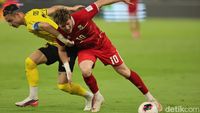 Pelatih Timnas Malaysia, Than Cheng Hoe, tampak kecewa setelah timnya ditahan imbang Indonesia di laga FIFA ASEAN Cup 2026, gagal memanfaatkan keunggulan jumlah pemain.