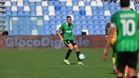Jay Idzes saat beraksi di lapangan. Cederanya kini menimbulkan kekhawatiran besar bagi Sassuolo di bawah arahan pelatih Alberto Aquilani.
