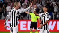 Para pemain Juventus merayakan salah satu gol mereka ke gawang NEC dalam laga pembuka fase grup Liga Europa musim ini.