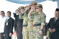 Menteri Dalam Negeri Tito Karnavian menyampaikan pidato penutupan Latsarmil Komcad ASN K/L Gelombang II, menegaskan pentingnya disiplin dan profesionalisme ASN dalam sistem pertahanan negara.