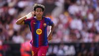 Lamine Yamal, bintang muda Barcelona, memiliki ambisi besar untuk meraih tiga gelar Liga Champions secara beruntun.