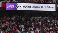 Tim VAR Liga Primer Inggris menjadi sorotan setelah insiden gol offside kontroversial Manchester City melawan Manchester United.