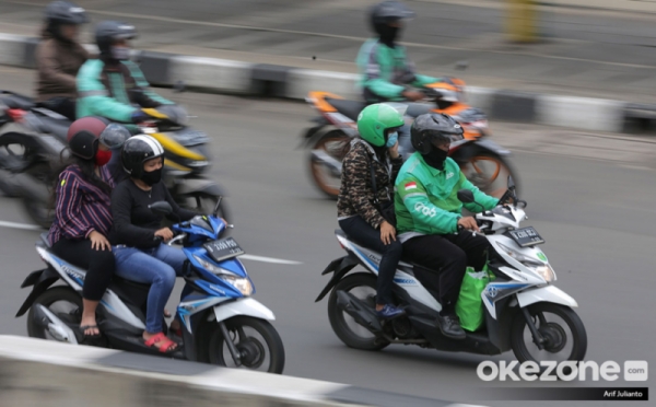 Perwakilan Komisi IX DPR RI berdialog dengan sejumlah serikat pekerja dan komunitas pengemudi daring dalam Rapat Dengar Pendapat Umum (RDPU) untuk menyerap aspirasi terkait penyempurnaan RUU Perlindungan Ketenagakerjaan.