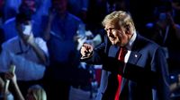 Mantan Presiden Donald Trump saat berbicara mengenai kebijakan luar negeri Amerika Serikat. Pendekatan kerasnya terhadap Iran tetap menjadi topik perdebatan panas di kancah politik.