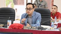 Wakil Ketua Komisi III DPR RI saat menyampaikan pandangannya mengenai penguatan penegakan hukum.