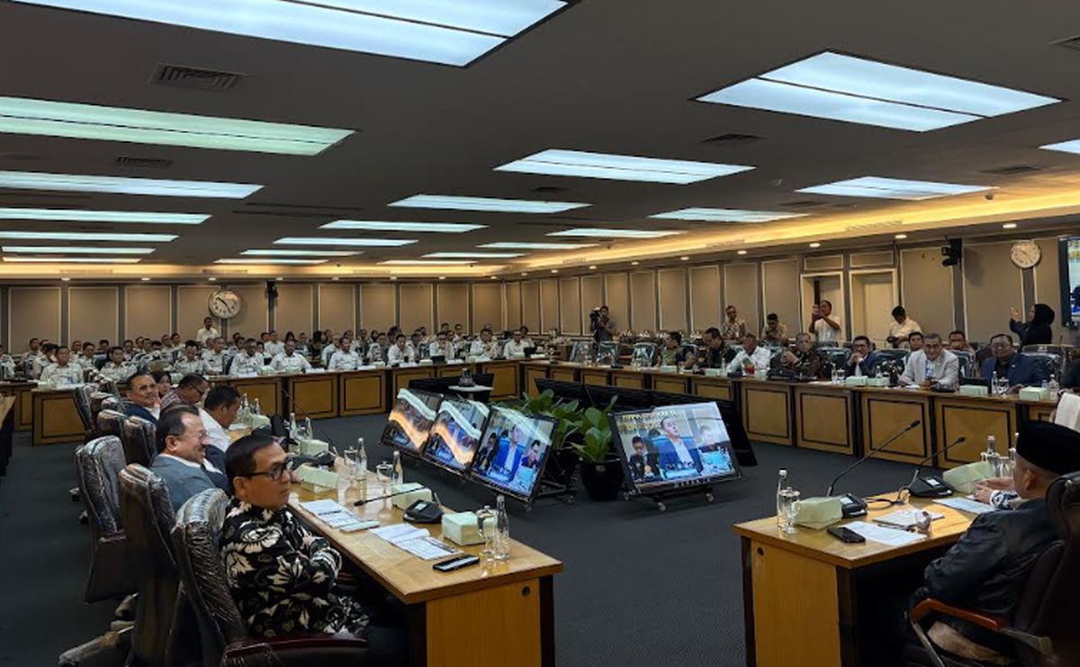 Gedung Komisi XIII DPR RI saat rapat dengar pendapat membahas temuan aset negara yang tak tercatat.