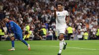 Emil Audero melakukan penyelamatan gemilang saat debut bersama Rayo Vallecano melawan Real Madrid, menunjukkan kelasnya di bawah tekanan.