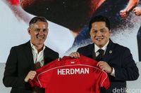 Ketua Umum PSSI Erick Thohir menyampaikan pandangannya mengenai perkembangan sepak bola nasional dan target Timnas Indonesia.