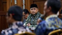 Yaqut Cholil Qoumas saat memberikan penjelasan perihal sikap emosionalnya dalam rapat Pansus Haji DPR.