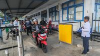 Ilustrasi pelabuhan feri modern yang siap meningkatkan konektivitas dan keselamatan pelayaran di wilayah kepulauan.