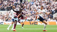 Selebrasi pemain Aston Villa setelah berhasil meraih kemenangan krusial atas Tottenham Hotspur di Liga Inggris, mengakhiri rentetan hasil tanpa kemenangan.