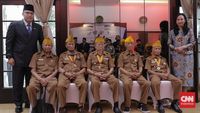 Menteri Komunikasi dan Informatika (Kominfo) tengah berdiskusi mengenai strategi pembangunan infrastruktur digital nasional.
