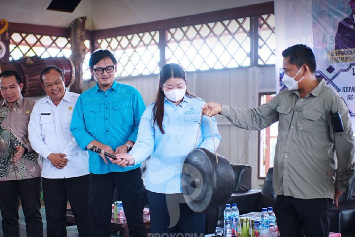 Bupati menekankan perlunya pengelolaan dana bantuan RT secara transparan dan tepat sasaran demi pembangunan komunitas yang berkelanjutan.