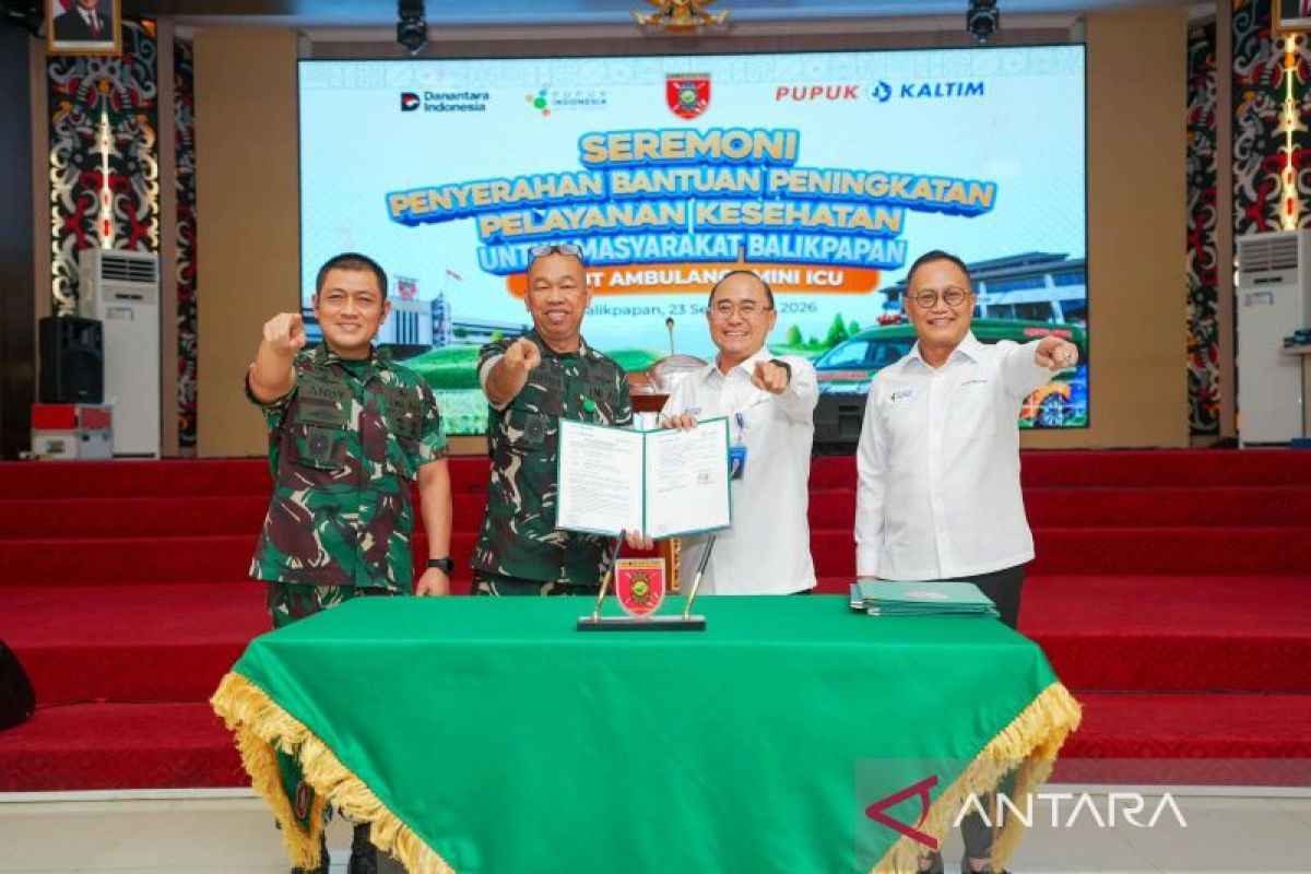 Penyerahan simbolis satu unit kendaraan Mini ICU dari PT Pupuk Kalimantan Timur kepada Kodam VI/Mulawarman, memperkuat infrastruktur pelayanan kesehatan di wilayah Kalimantan.