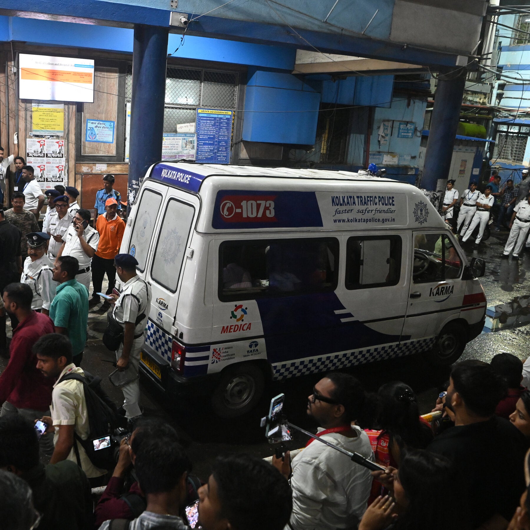 Pemandangan umum sebuah festival keagamaan di India yang dipenuhi ribuan umat. Tragedi memilukan seringkali membayangi acara-acara besar yang padat pengunjung akibat kurangnya manajemen kerumunan yang memadai.