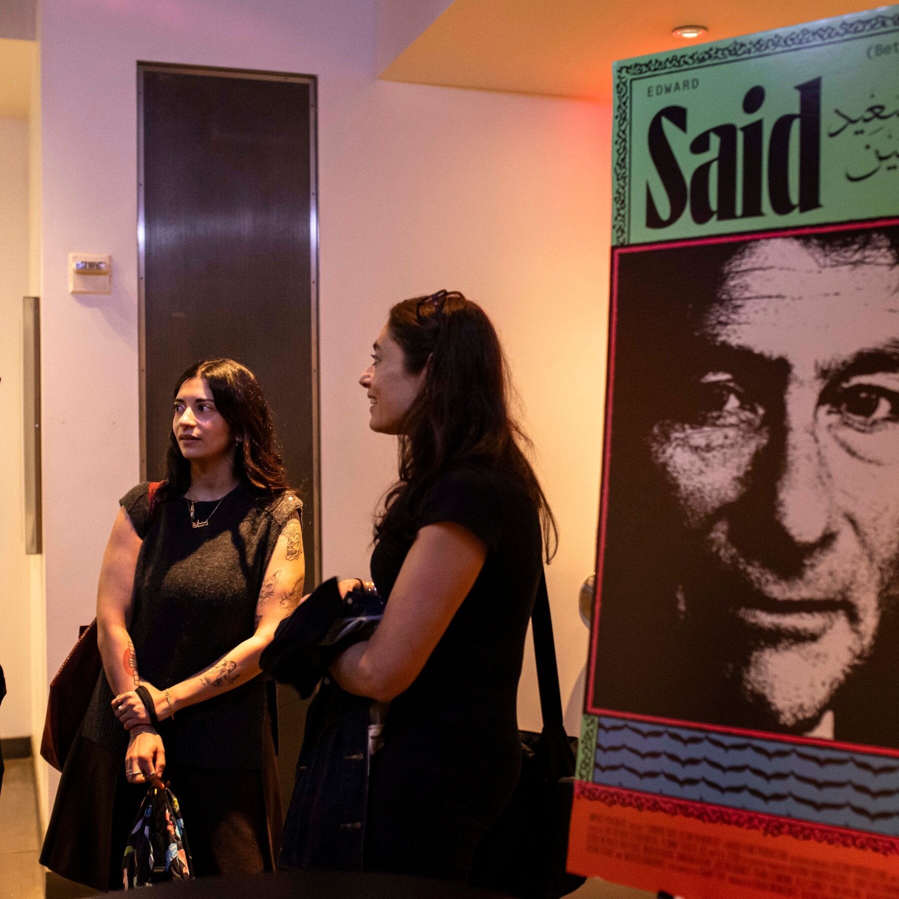 Edward Said, kritikus sastra dan aktivis Palestina-Amerika, yang pemikirannya kembali relevan di tengah gejolak global melalui dokumenter baru.