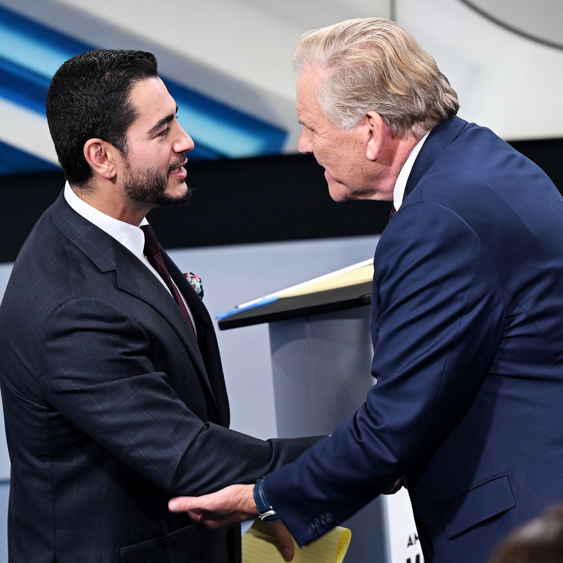 Abdul El-Sayed dan Mike Rogers terlibat dalam debat Senat Michigan yang memanas, saling menuduh masalah loyalitas.