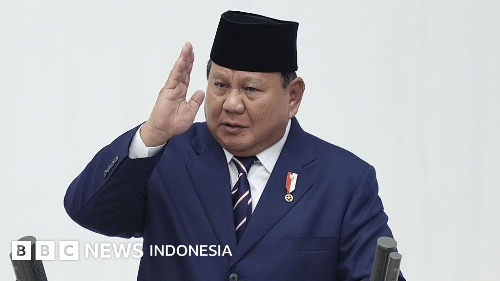 Presiden Prabowo Subianto saat memberikan keterangan pers terkait kebijakan pemerintahan. Kabar reshuffle ketujuh memunculkan spekulasi perubahan signifikan.
