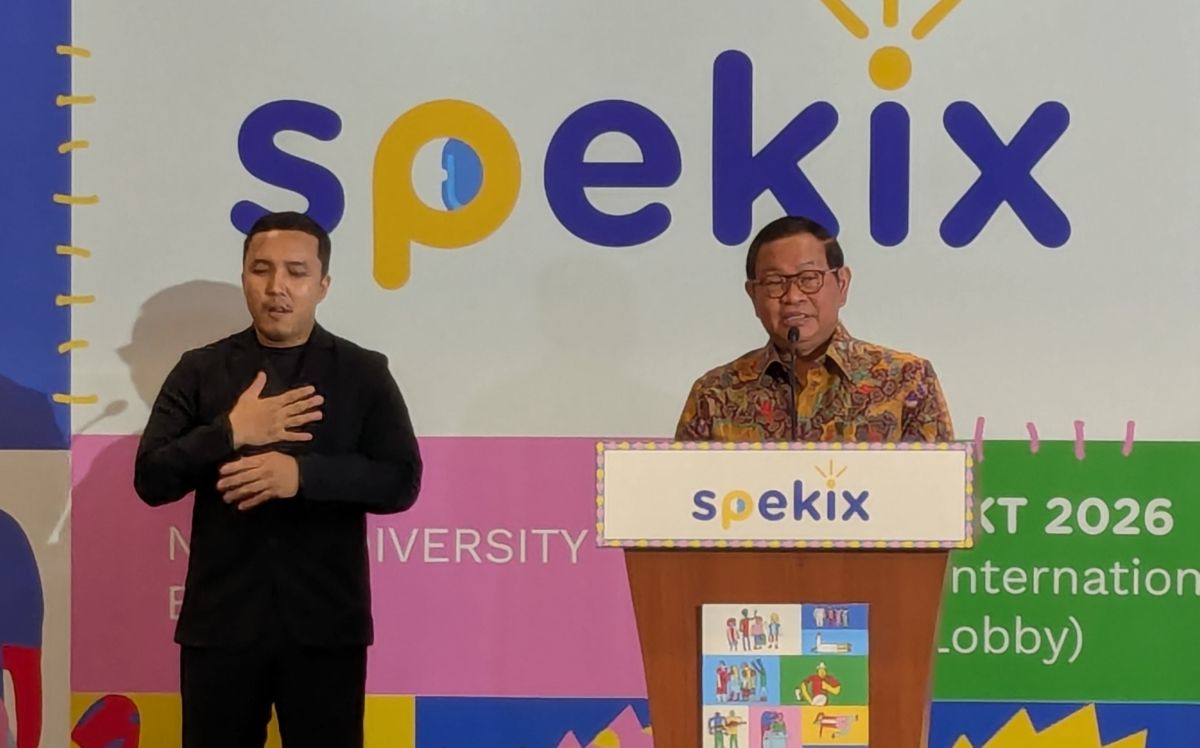 Gubernur Pramono Anung saat mengumumkan program beasiswa 'LPDP versi Jakarta' untuk anak berkebutuhan khusus di Special Kids Expo (SPEKIX) 2026.