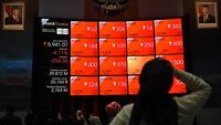 Indeks Harga Saham Gabungan (IHSG) menunjukkan pergerakan negatif di pembukaan perdagangan, memicu kekhawatiran investor terhadap potensi koreksi pasar.