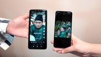 Ilustrasi deteksi konten AI dengan teknologi watermark digital seperti SynthID Google yang kini diperluas secara global.
