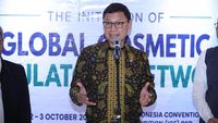 Kepala BPOM Taruna Ikrar mendorong kolaborasi global dalam regulasi kosmetik.