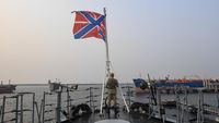 Frigate Marshal Shaposhnikov dari Armada Pasifik Rusia saat berlabuh di Pelabuhan Tanjung Priok, Jakarta, sebagai bagian dari upaya mempererat hubungan diplomatik dan militer antara kedua negara.