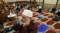 Gubernur Gavin Newsom menandatangani undang-undang yang menetapkan Idul Fitri dan Idul Adha sebagai hari libur resmi negara bagian di California, menandai tonggak sejarah dalam pengakuan keberagaman agama.