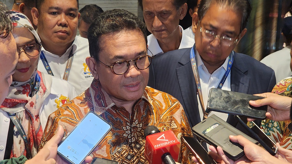 Menteri Perdagangan RI saat menyampaikan pernyataan mengenai stabilitas perdagangan Indonesia-Singapura.