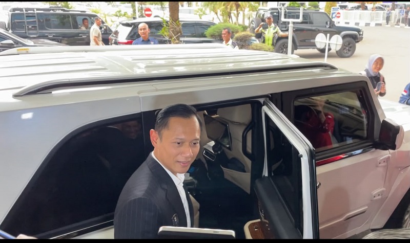 Menteri Koordinator Bidang Infrastruktur dan Pembangunan Kewilayahan, Agus Harimurti Yudhoyono (AHY), menyoroti potensi besar Indonesia untuk mandiri di industri otomotif.