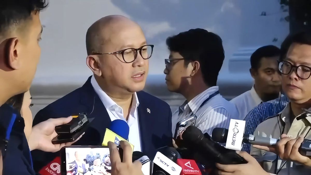 Menteri Investasi dan Hilirisasi/Kepala BKPM, Rosan Perkasa Roeslani, memberikan keterangan pers terkait realisasi investasi nasional.