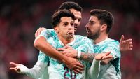 Aksi pemain Portugal dalam pertandingan UEFA Nations League yang berakhir dengan kemenangan telak atas Denmark.