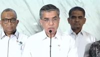 Menteri Ketenagakerjaan Yassierli memberikan keterangan pers mengenai poin-poin penting Undang-Undang Ketenagakerjaan yang baru disahkan DPR, menyoroti perlindungan hak pekerja dan transparansi.