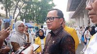 Wamendagri Bima Arya menegaskan peran Presiden dalam penentuan penyelenggara Satu Data Indonesia, menandai babak baru integrasi data nasional.